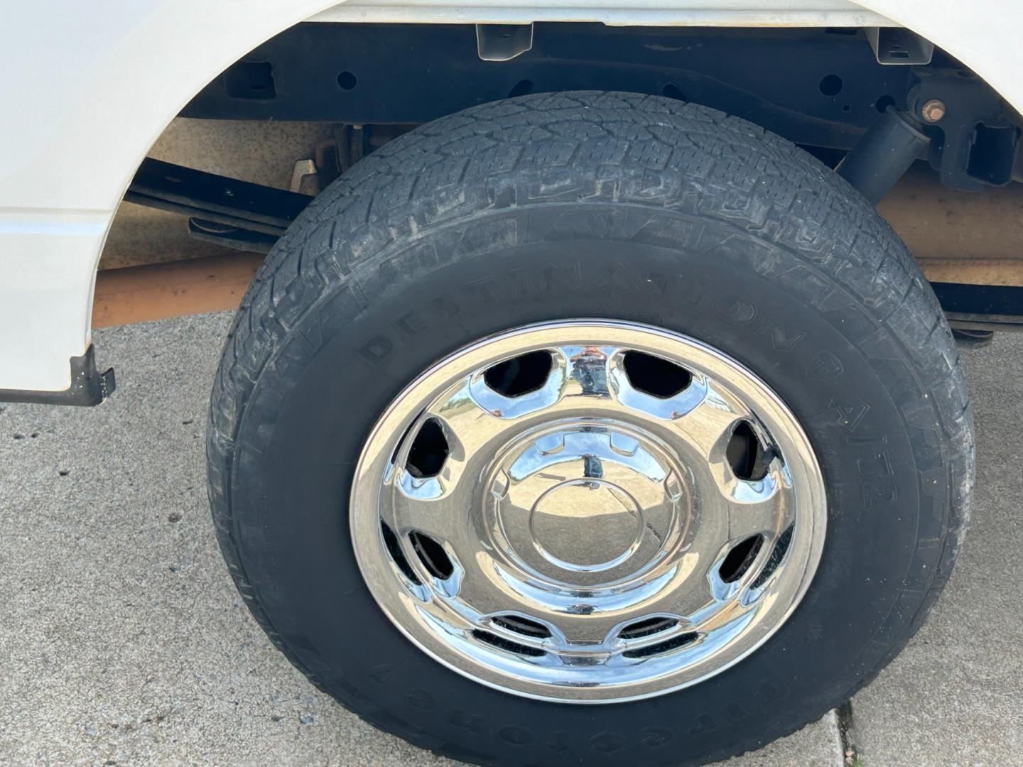 2014 White /Gray Ford F-150 XL SuperCab 6.5-ft. Bed 2WD (1FTEX1CM2EK) with an 3.7L V6 DOHC 24V engine, 6-Speed Automatic transmission, located at 17760 Hwy 62, Morris, OK, 74445, (918) 733-4887, 35.609104, -95.877060 - 2014 FORD F-150 XL SUPERCAB 6.5-ft. BED 2WD 3.7L V6 BI-FUEL SYSTEM RUNS ON CNG OR GASOLINE. FEATURES KEYLESS REMOTE ENTRY, POWER LOCKS, POWER WINDOWS, AM/FM STEREO, SIRIUS XM STEREO, CD PLAYER, AUXILLARY PORT, CRUISE CONTROL, TRACTION CONTROL, MULTI-FUNCTIONING STEERING WHEEL CONTROLS, TRAILER HITCH - Photo#30